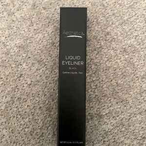 Aesthetica liquid eye liner